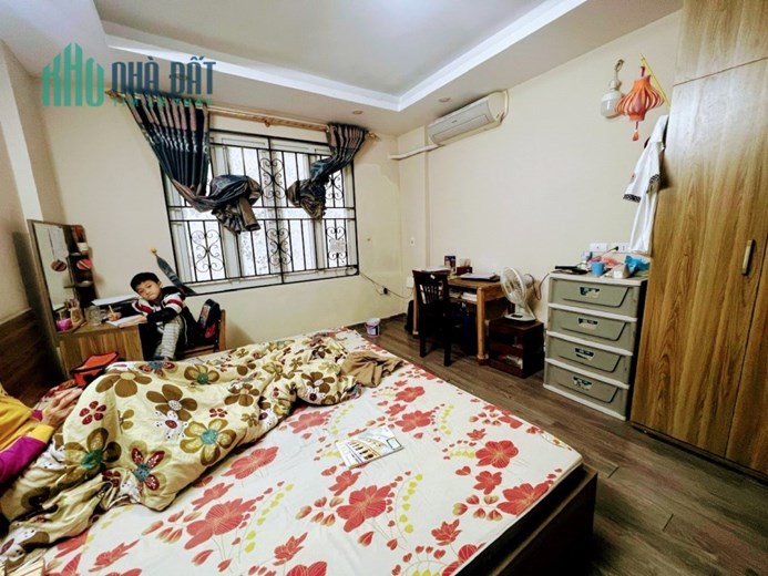 Cực Hiếm! Bán Gấp Nhà Lĩnh Nam, Hoàng Mai - Ngõ Nông Ô Tô Đỗ Cổng 36M2 x 5 Tầng, Chỉ 3.48 tỷ