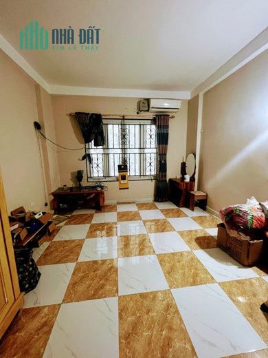 Cực Hiếm! Bán Gấp Nhà Lĩnh Nam, Hoàng Mai - Ngõ Nông Ô Tô Đỗ Cổng 36M2 x 5 Tầng, Chỉ 3.48 tỷ