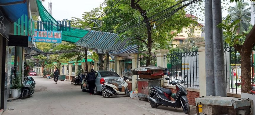 TRUNG TÂM THANH XUÂN GIÁP GIANH CẦU GIẤY 60M, 2T, MT5M, LÔ GÓC, 3 MẶT NGÕ, ÔTÔ DỪNG ĐỖ, 10 TỶ.