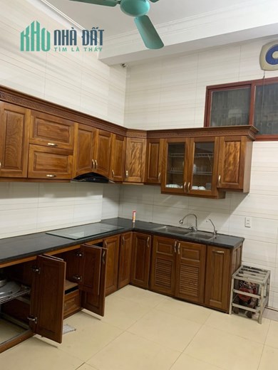 Chính chủ cho thuê nhà tại số 6 Ngõ 300, Đường Bạch Đằng, Hoàn Kiếm, Hà Nội.