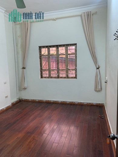 Chính chủ cho thuê nhà tại số 6 Ngõ 300, Đường Bạch Đằng, Hoàn Kiếm, Hà Nội.
