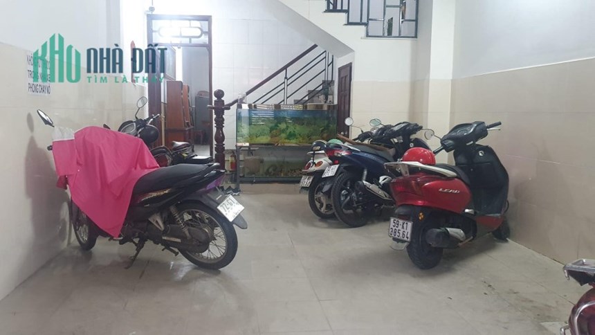 TÂN BÌNH - HẺM OTO THẲNG 1 TRỤC - SÁT MẶT TIỀN - ĐỐI DIỆN ETOWN - VỪA Ở VỪA CHO THUÊ.