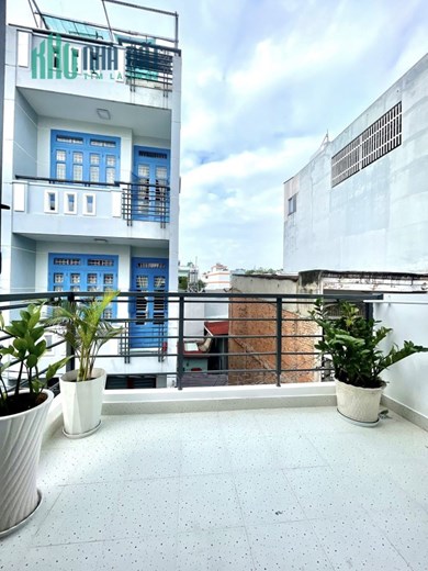 NHÀ ĐẸP HIỆN ĐẠI 3 TẦNG 4 PN- TẶNG NỘI THẤT SMART HOME ĐIỀU KHIỂN TỪ XA - NHỈNH 4 TỶ