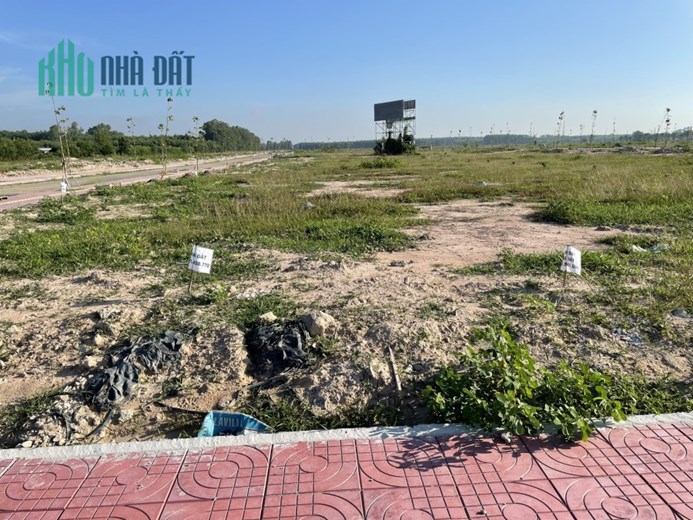 Không ở Việt Nam nữa, bán miếng đất Mega City 2 Nhơn Trạch giá 900 triệu 100m2