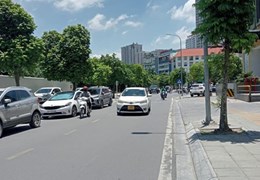 bán gấp tòa nhà vp vị trí đắc địa  Phố Đội Cấn Ba Đình Cầu Giấy dt 450 m2, giá 380  tỷ