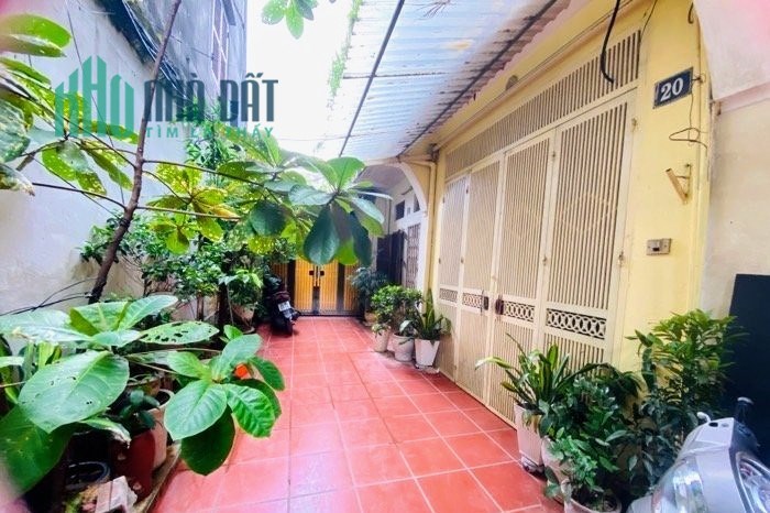 Bán Gấp Nhà Phố Minh Khai, HBT - Hai Mặt Thoáng, Sân Cực Rộng - 45M2, 4 Tầng, Chỉ 5.73 tỷ
