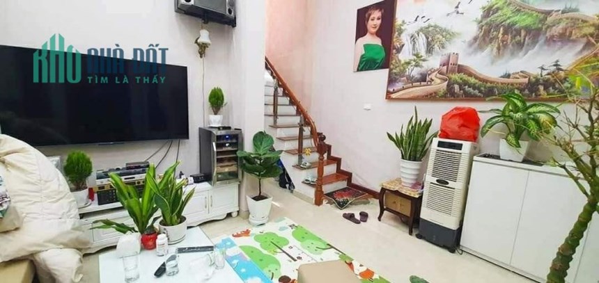 Nhà Quận Thanh Xuân - 2 mặt thoáng - 4 tầng - 63 m2 - Chỉ 6 Tỷ