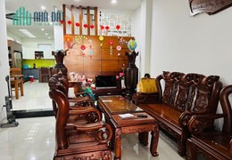 🌹 NHÀ MẶT TIỀN LÊ THANH NGHỊ – VỈA HÈ ĐÁ BÓNG – NHÀ GỖ SANG TRỌNG 🌹1