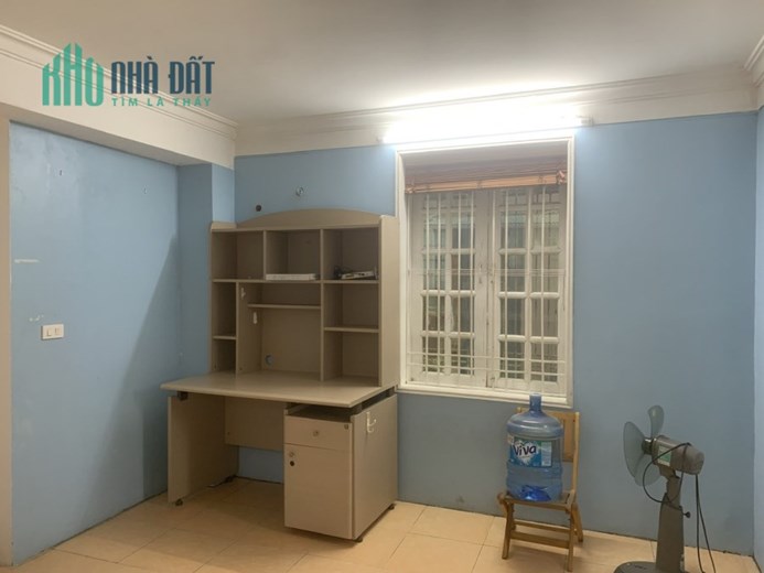 Cho thuê căn hộ tập thể Láng Hạ Ba Đình 150m2, 3 Ngủ, full nội thất. 11 triêu/tháng