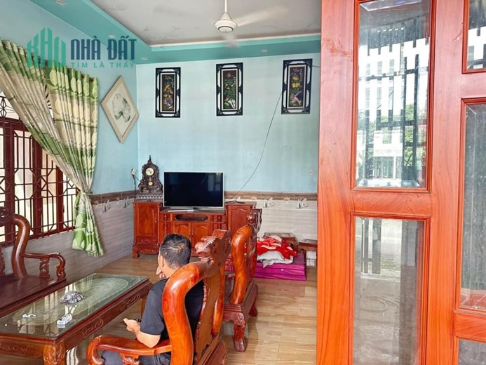 Chính chủ bán gấp nhà xã Bình Mỹ 600m2 SHR giảm sâu còn 4.6 tỷ. Lh:0983545939.