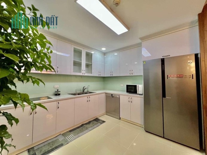 BÁN NHÀ LÔ GÓC PHỐ ĐÔNG NGẠC CÁCH PHỐ 20M, 6 TẦNG Ở NGAY 4 NGỦ, HƠN 3 TỶ
