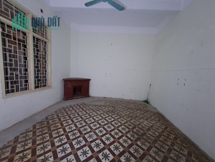Cho thuê mặt bằng kinh doanh mặt phố Châu Long Ba Đình 50m2, mặt tiền 4,5m. 25 triệu/tháng