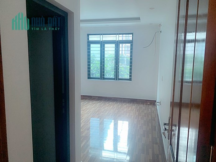 Bán nhà Lê Hồng Phong 40m 4 tầng mới tinh, độc lập GIÁ 4.8 tỉ gần Hồ Phương Lưu