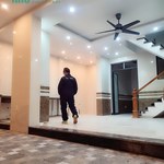 Bán nhà xây mới Văn Cao, diện tích 69m 3 tầng GIÁ 4 tỉ gần ngay mặt đường