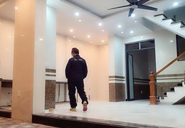 Bán nhà xây mới Văn Cao, diện tích 69m 3 tầng GIÁ 4 tỉ gần ngay mặt đường