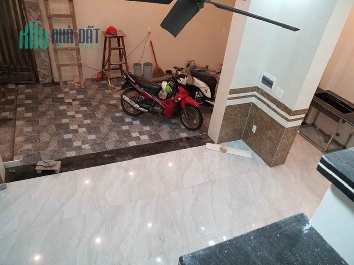 Bán nhà xây mới Văn Cao, diện tích 69m 3 tầng GIÁ 4 tỉ gần ngay mặt đường