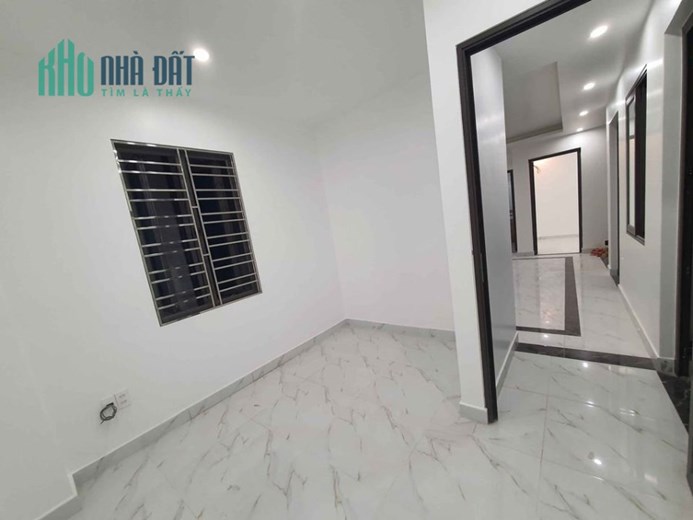 Bán nhà xây mới Văn Cao, diện tích 69m 3 tầng GIÁ 4 tỉ gần ngay mặt đường