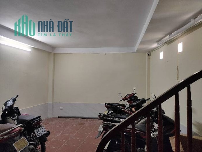 Bán Nhà Thạch Bàn , Giá 6.5 tỷ - 60M – MT 7.3M , 7 Tầng .Thang Máy , Kinh Doanh Dòng Tiền 35Tr/Th