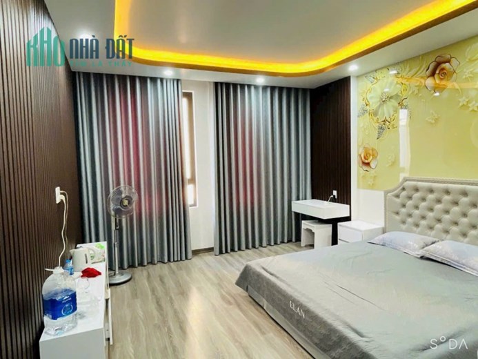 Bán nhà 6 tầng Thang Máy khu phân lô lô 7 Lê Hồng Phong, diện tích 60m GIÁ 9 tỉ