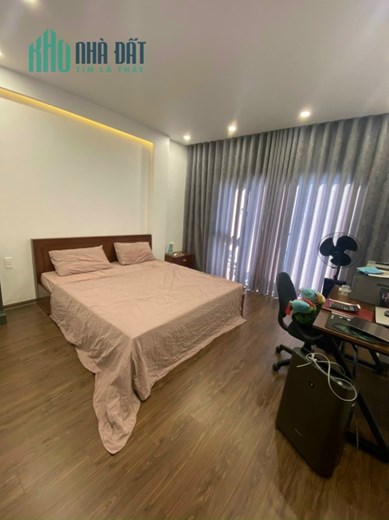 Bán nhà phân lô Lê Hồng Phong, 40m 5 tầng độc lập dân xây GIÁ 5.5 tỉ gần BigC