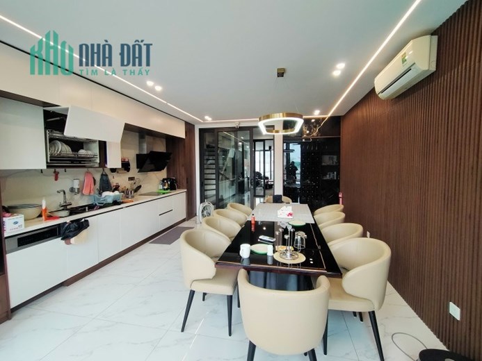 Nhà đẹp Dân xây P Tư Đình, ô tô, thang máy, full nội thất 5 sao, 97m2x 5T, MT 5.5m nhỉnh 18tỷ