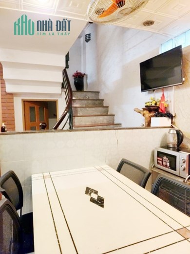 S.ốc! Nhà sát cầu Mai Dịch, 40m2, mặt tiền 6m, 4.9 tỷ, vị trí cực đẹp, ở ngay!