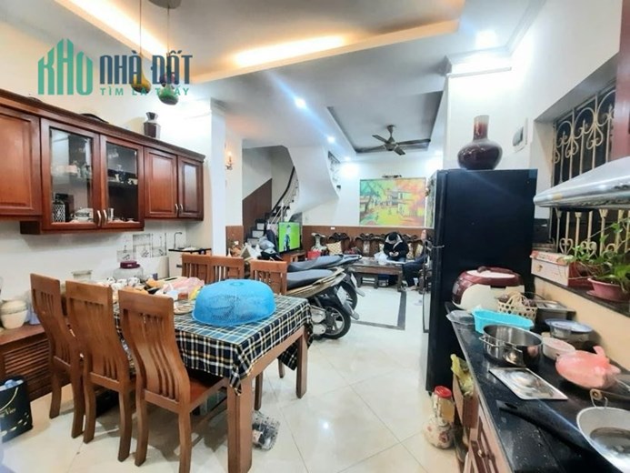 Quá đẹp! đúng 2m ra MP trần khát chân. 55m2, MT 5M, hơn 6 tỷ. TL mạnh