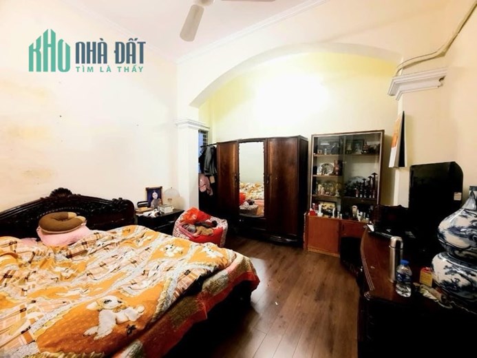 Quá đẹp! đúng 2m ra MP trần khát chân. 55m2, MT 5M, hơn 6 tỷ. TL mạnh