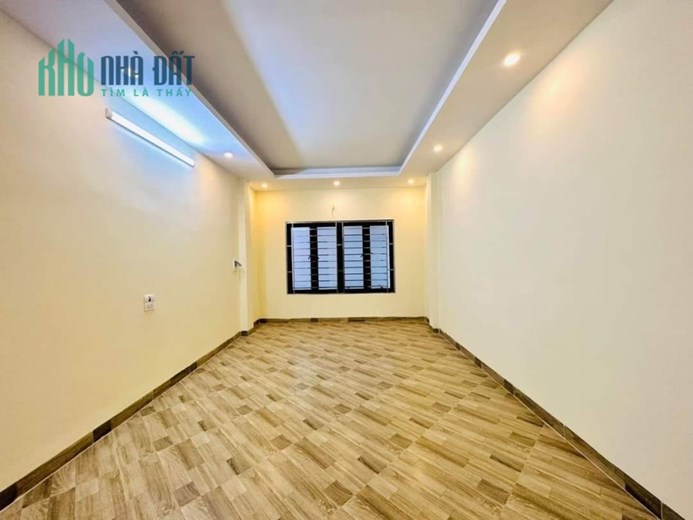 NHÀ ĐẸP VỊ TRÍ ĐẸP PHỐ NAM DƯ QUẬN HOÀNG MAI DT: 35M2 5 TẦNG MT:3.5M 3 PHÒNG NGỦ GIÁ: 3.55 TỶ