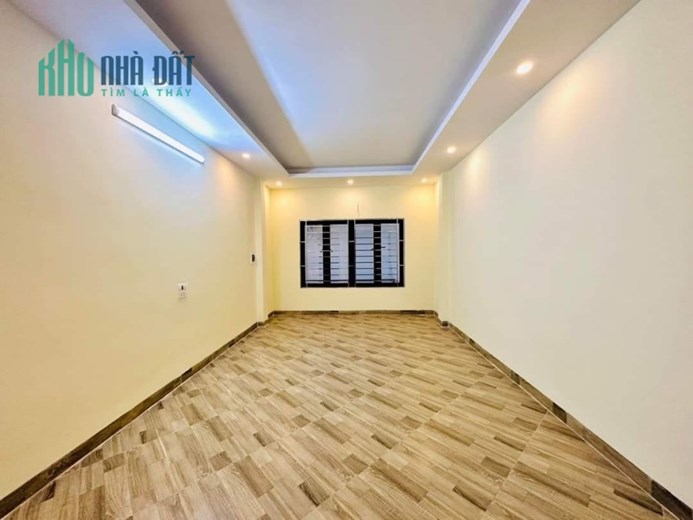 NHÀ ĐẸP VỊ TRÍ ĐẸP PHỐ NAM DƯ QUẬN HOÀNG MAI DT: 35M2 5 TẦNG MT:3.5M 3 PHÒNG NGỦ GIÁ: 3.55 TỶ