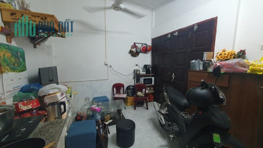 NHỎ TIỀN TT  BA ĐÌNH, GẦN PHỐ, NGÕ THÔNG, ,HIẾM 25m, 4T, mt2,6m, 2,9 tỷ.