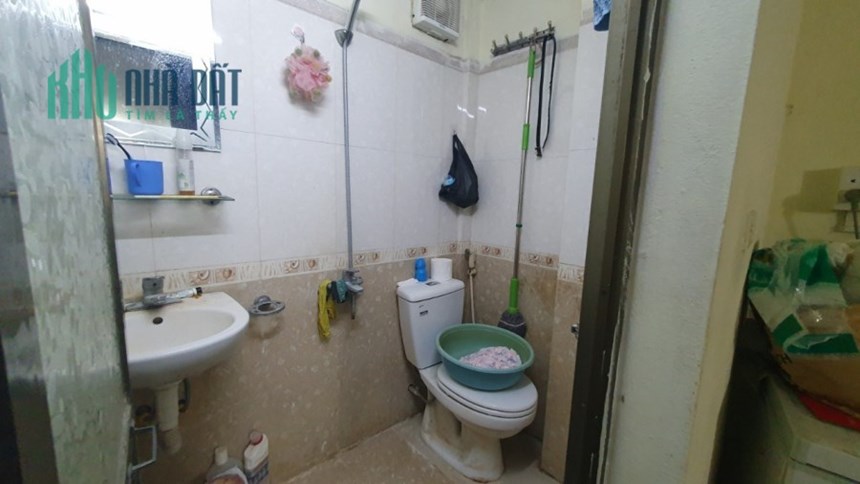 NHỎ TIỀN TT  BA ĐÌNH, GẦN PHỐ, NGÕ THÔNG, ,HIẾM 25m, 4T, mt2,6m, 2,9 tỷ.
