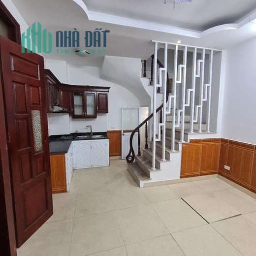 Bán nhà Thanh Đàm- Đại Đồng 30m 4.5 tầng chào 2.95 tỷ 3 ngủ ở luôn