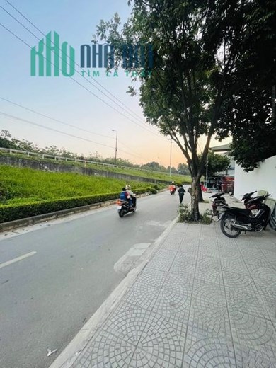 Bán đất Khuyến Lương 80m 2 oto tranh 7 chỗ vaò nhà kinh doanh đỉnh 4.99 tỷ