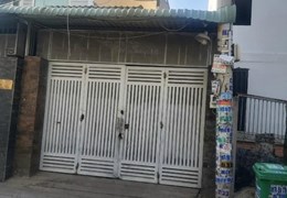 Gấp! Nhà 4.5x18m hẻm 5m xe tải đậu cửa, chỉ cần 200tr tiền mặt là mua được