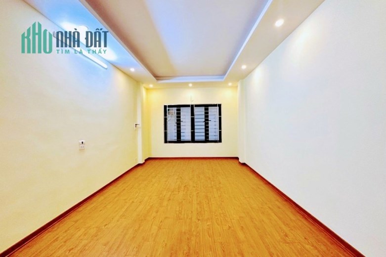 Nam Dư, Lĩnh Nam - Bán Gấp Nhà 5 Tầng 36M, MT 3,6M - Ngõ Thông, Hai Mặt Thoáng Sáng