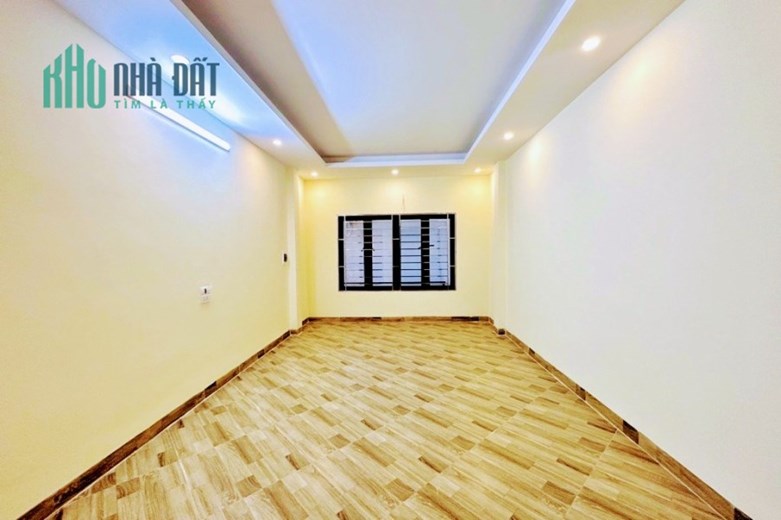 Nam Dư, Lĩnh Nam - Bán Gấp Nhà 5 Tầng 36M, MT 3,6M - Ngõ Thông, Hai Mặt Thoáng Sáng
