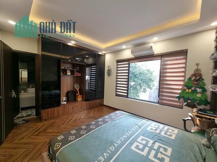 NGUYỄN VĂN CỪ - PHÂN LÔ HÀNG KHÔNG - GARA 2 Ô TÔ - THANG MÁY - KD VĂN PHÒNG - MẶT TIỀN SIÊU RỘNG