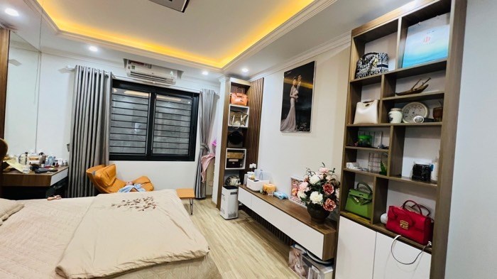 NHÀ MỚI ĐẸP-NỘI THẤT XỊN SÒ-PHỐ GIÁP BÁT-GẦN OTO-TRƯỜNG-CHỢ-DT 36M2x5T-GIÁ 4,6TỶ