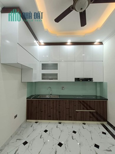 Cần bán Nhanh Nhà 40m2x4T, Đường Láng Đống Đa, Full Nội Thất  Giá 6.6 Tỷ