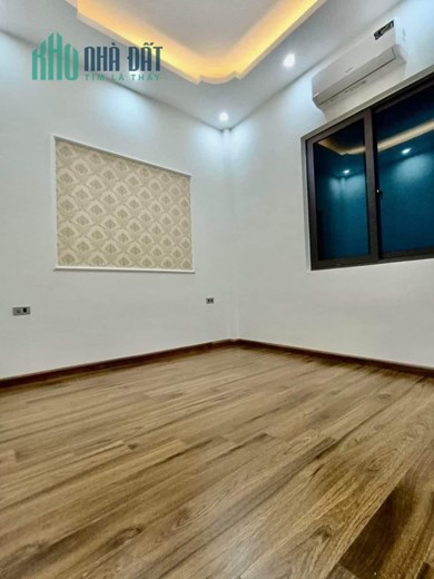 Cần bán Nhanh Nhà 40m2x4T, Đường Láng Đống Đa, Full Nội Thất  Giá 6.6 Tỷ