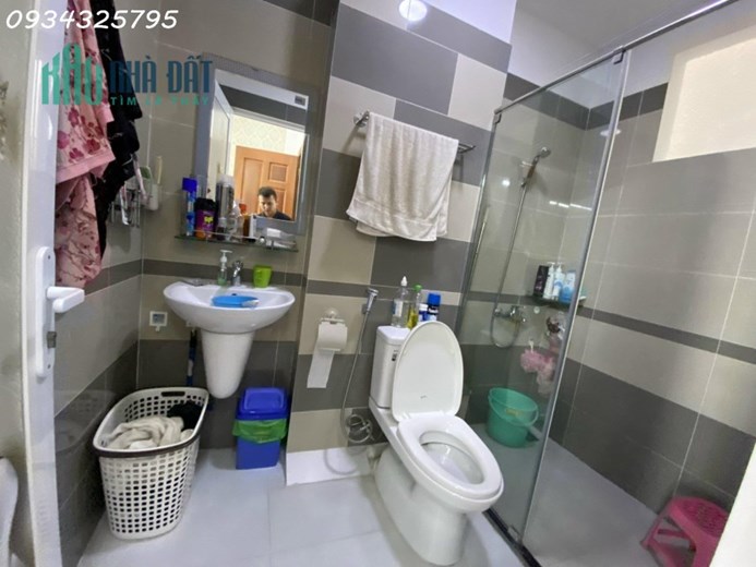 MT hẻm 6m Phan Đăng Lưu, DT 4x15m, 6 lầu, 6PN, 7WC, 12.6 tỷ TL, HĐT 40tr
