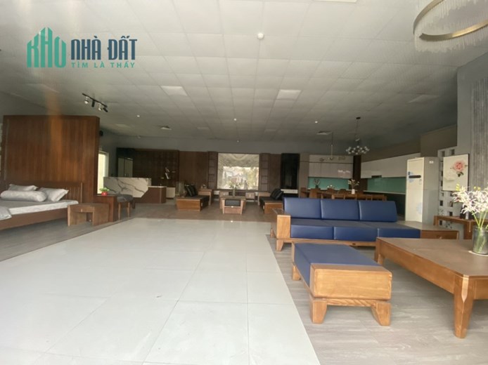 Cho thuê 150m2 mặt đường Nguyễn Tất Thành, Tích Sơn