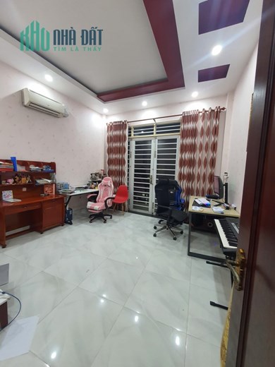 GARA - HẺM XE TẢI TRÁNH - NHÀ ĐẸP LUNG LINH - NỞ HẬU TÀI LỘC - NHỈNH 6 TỶ