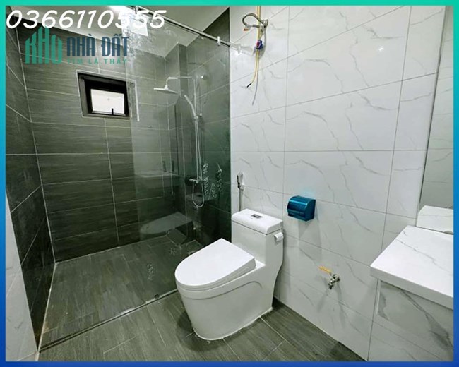 Hiếm! Nhà 5 Tầng, Thang Máy, Ô Tô Đỗ Cổng, Cách Trường THCS Kim Giang 300m!