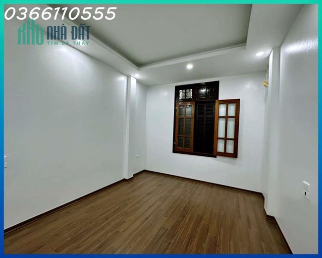 Hiếm! Nhà 5 Tầng, Thang Máy, Ô Tô Đỗ Cổng, Cách Trường THCS Kim Giang 300m!