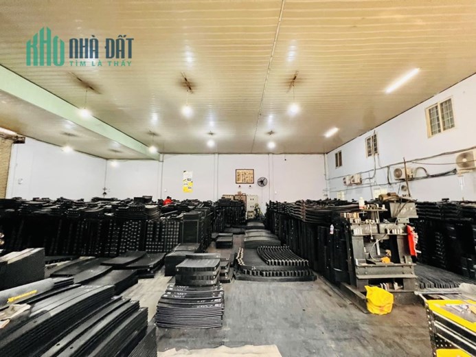 Kho xưởng Q12  Mặt tiền lô góc đường xe công 16m,372m2 thổ,HĐT 70tr/th , giá ngộp bán gấp 