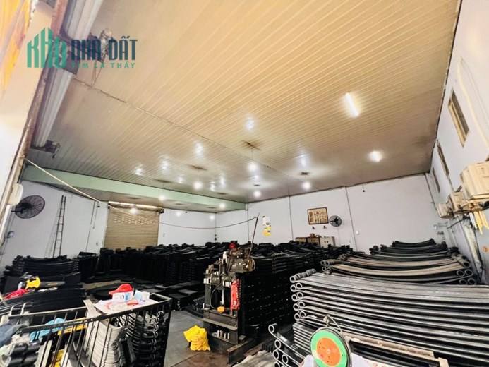Kho xưởng Q12  Mặt tiền lô góc đường xe công 16m,372m2 thổ,HĐT 70tr/th , giá ngộp bán gấp 