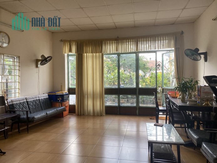 Mặt tiền Hải Châu gần chợ Cồn gần Nguyễn Hoàng 110m2 3 tầng gấp bán