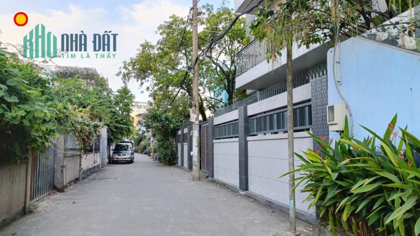 Bán nhà đường Linh Đông, Thủ Đức, DT: 105m2, 3 tầng, 4PN, xe hơi ngủ trong nhà, giá 6.X Tỷ.
